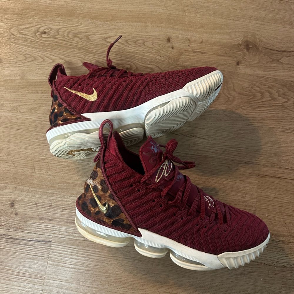 Nike LeBron 16 King shoes - AO2588-601 - Picture 1 of 6